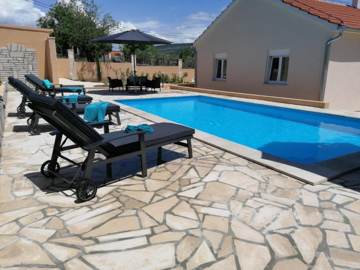 Villa Mir Pridraga Exterior photo