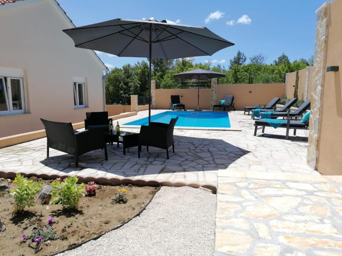 Villa Mir Pridraga Exterior photo