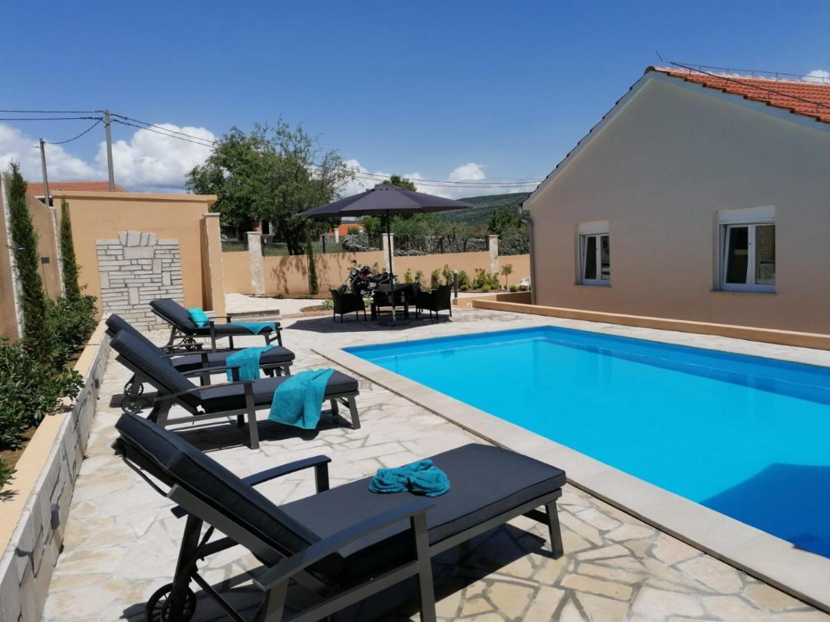 Villa Mir Pridraga Exterior photo